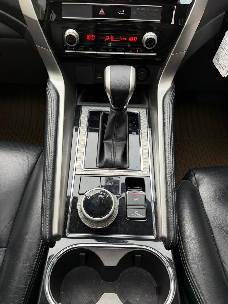 Gambar PAJERO SPORT 2.4 DAKAR 4X4 ULTIMATE AT